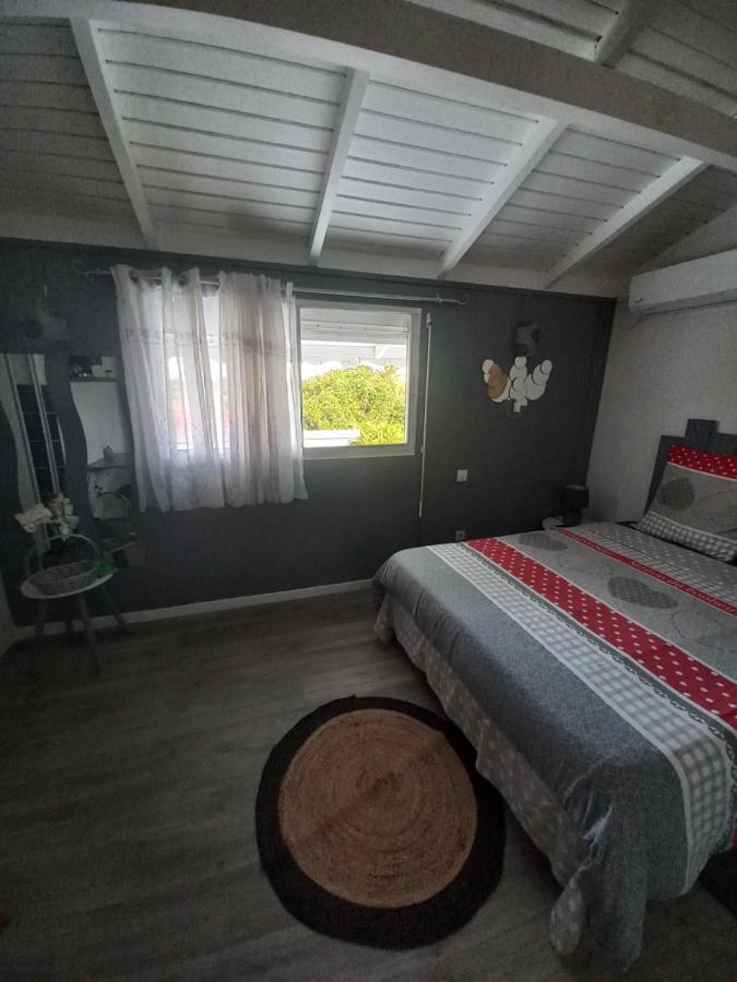 Lauraym 1 Hotell Baie-Mahault Eksteriør bilde