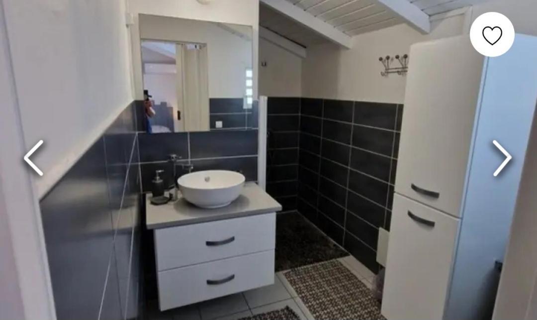 Lauraym 1 Hotell Baie-Mahault Eksteriør bilde